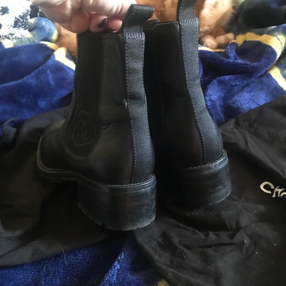 Chanel logo ankle boots - Picture 6 of 8